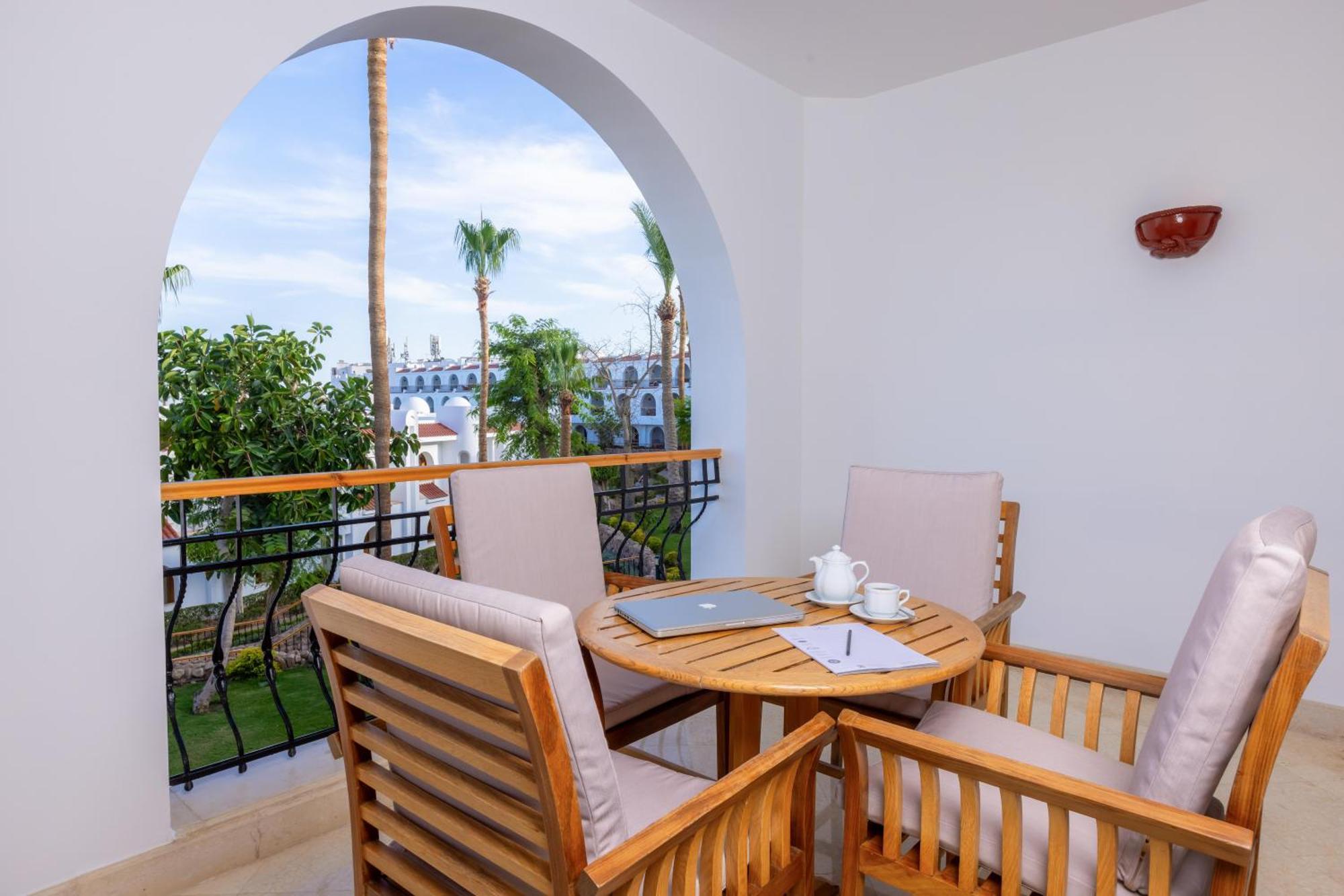 Savoy Sharm El Sheikh Hotel Exterior photo A balcony